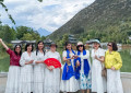 Cập nhật đoàn Vân Nam thiết kế riêng 17/05: Rực rỡ một góc trời với tà áo dài thướt tha✨