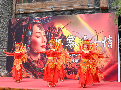 [TOUR NO SHOPPING] THÀNH ĐÔ - CỬU TRẠI CÂU - CÔNG VIÊN MANHUA - LẠC SƠN ĐẠI PHẬT | Tháng 04,05 | KHỞI HÀNH TỪ HỒ CHÍ MINH