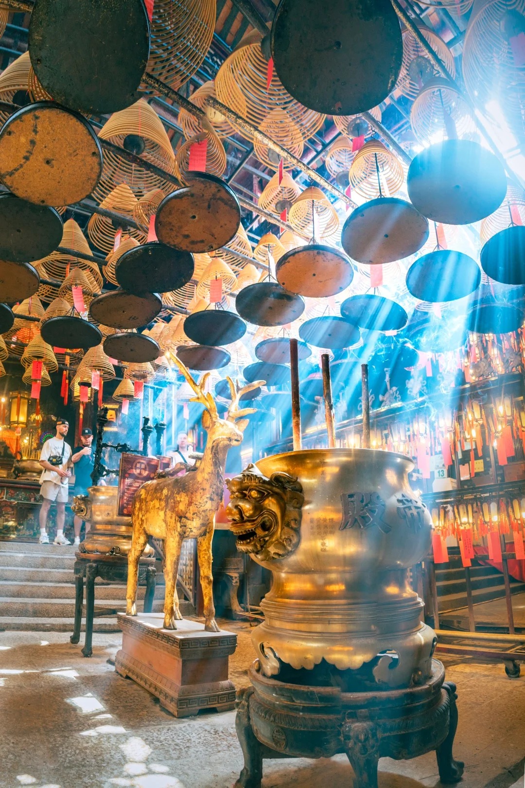 Man Mo Temple Hong Kong: Khám Phá Văn Võ Miếu Cổ Kính Giữa Lòng Phố Thị