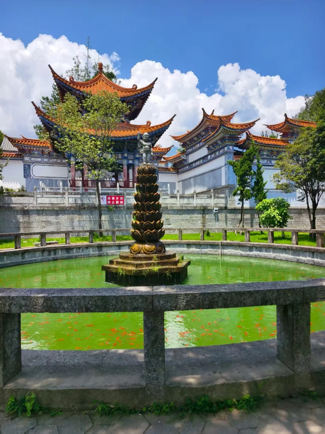 Quan Âm Đường Lệ Giang – Nơi cầu bình an và thanh tịnh