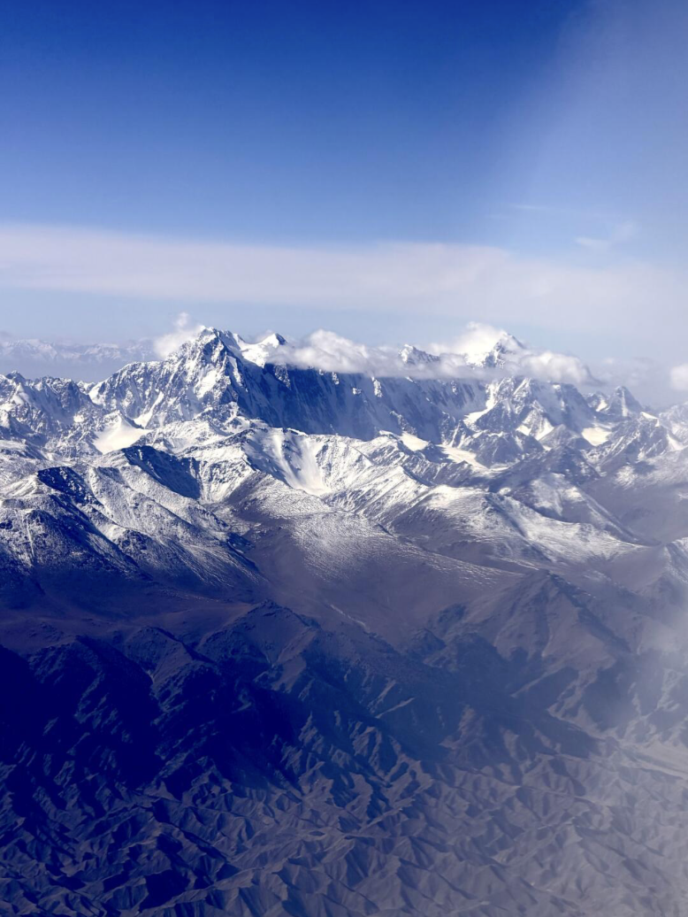 Thiên Sơn (天山): Khám phá dãy núi hùng vĩ ở Tân Cương