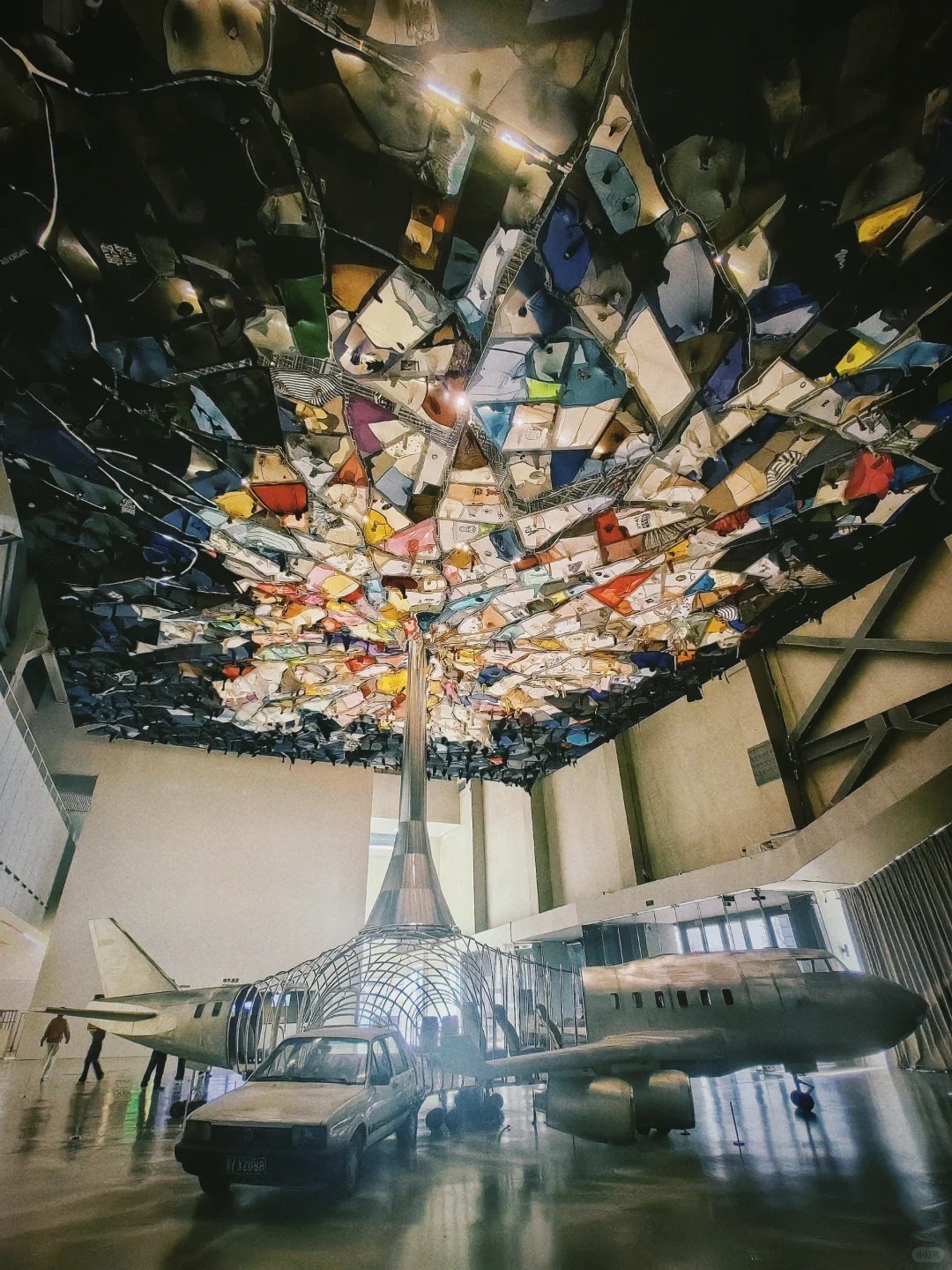 Ph&ograve;ng trưng b&agrave;y nghệ thuật tại PAS trưng b&agrave;y chiếc m&aacute;y bay khổng lồ 