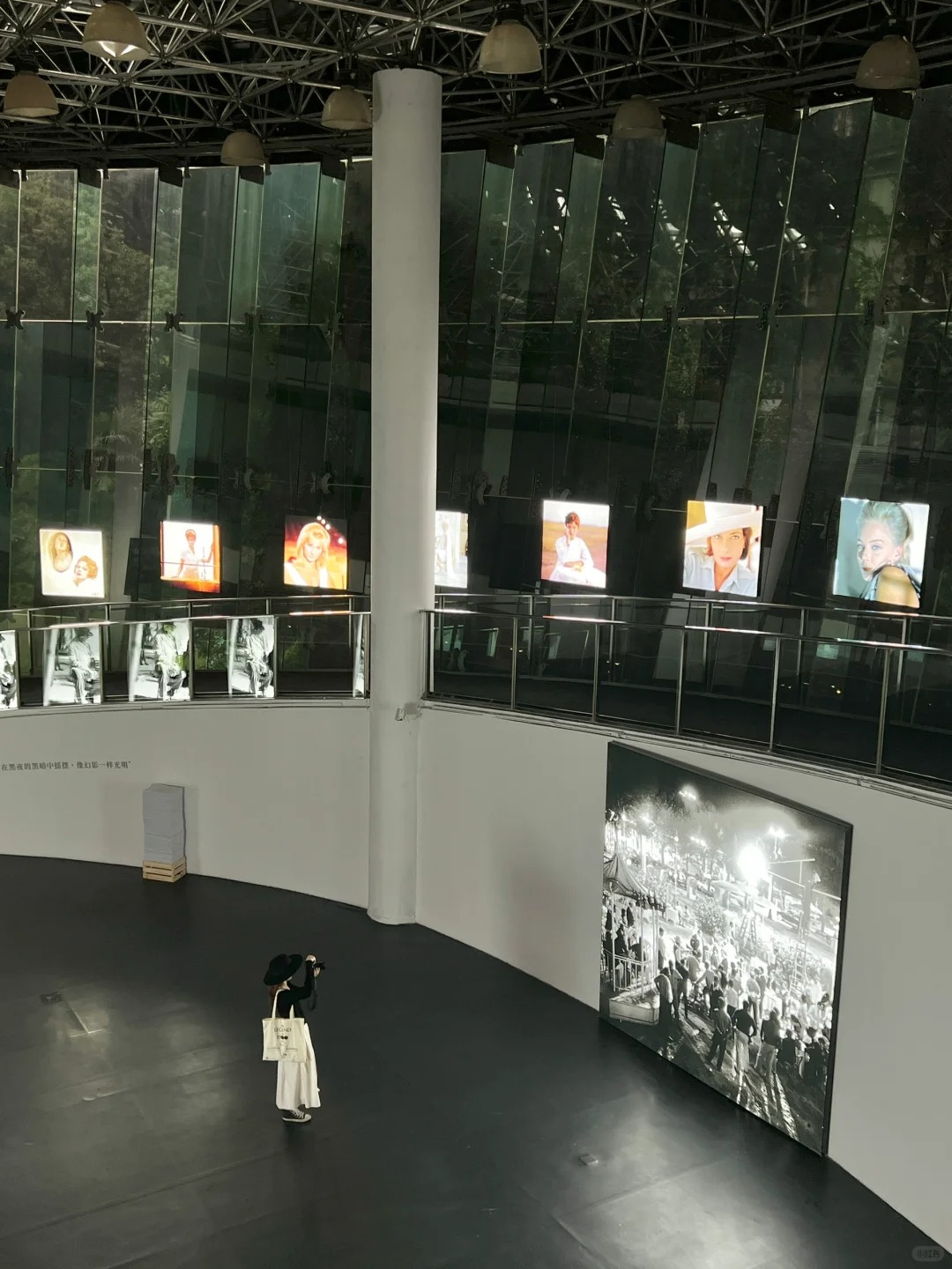 Tác phẩm nghệ thuật phản ánh quá trình đô thị hóa Thượng Hải.