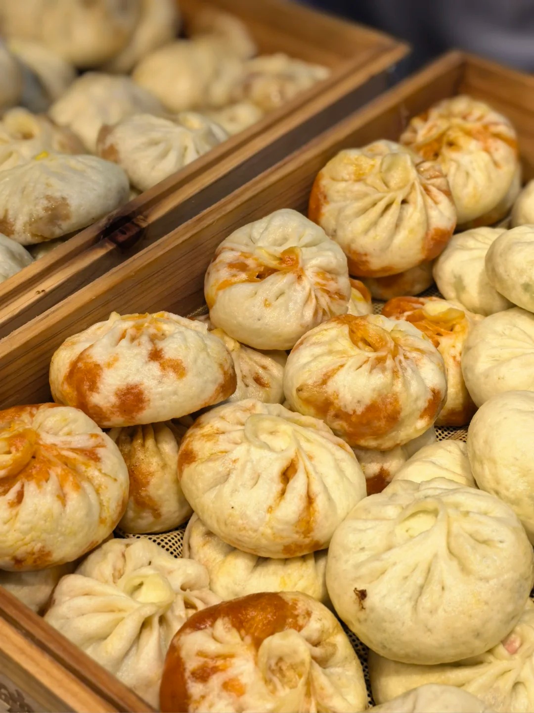 Tour Trung Quốc: Thưởng thức b&aacute;nh bao nh&acirc;n thịt C&aacute;p Nhĩ T&acirc;n, m&oacute;n ăn truyền thống thơm ngon, đậm đ&agrave; hương vị địa phương c&ugrave;ng Hanvina Travel.