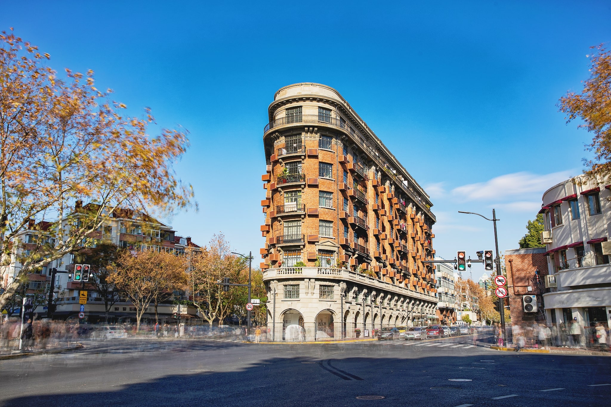 Wukang Road với d&atilde;y nh&agrave; phong c&aacute;ch ch&acirc;u &Acirc;u cổ k&iacute;nh.