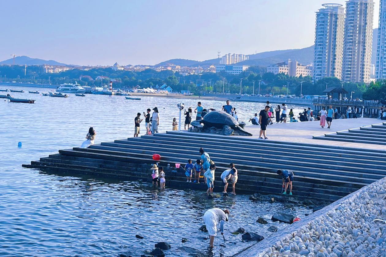 Bến t&agrave;u Ngư Nh&acirc;n Y&ecirc;n Đ&agrave;i khi nước xuống