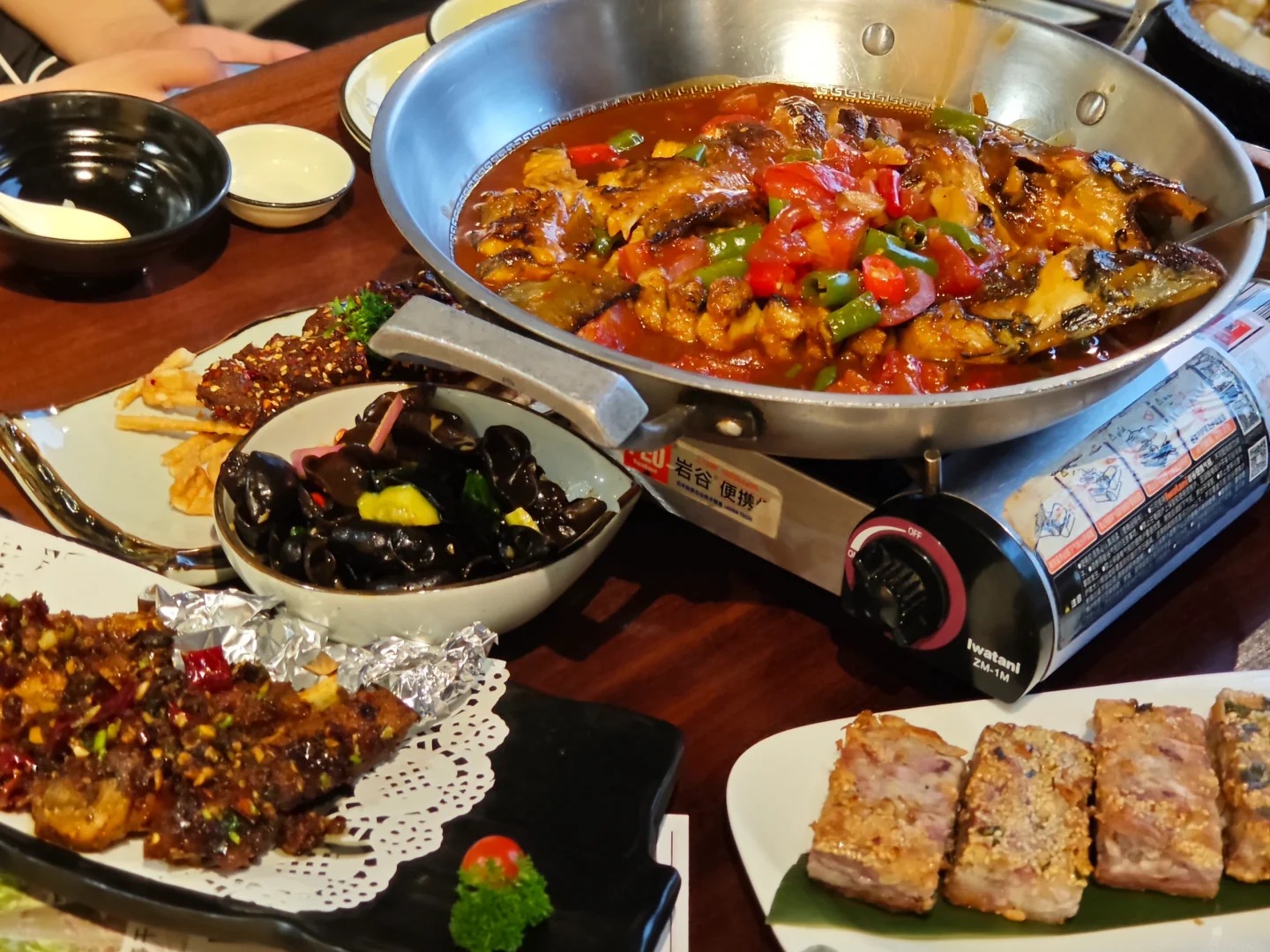 Bữa ăn tại Quế Lâm có món cá bia Dương Sóc đặc trưng