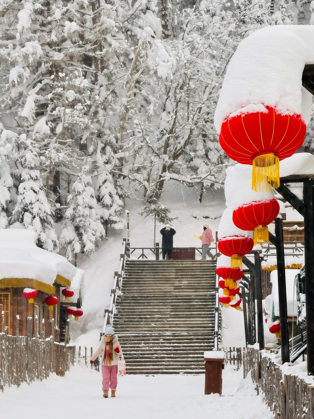 Đ&agrave;i quan s&aacute;t Bangchui Harbin nh&igrave;n to&agrave;n cảnh rừng tuyết m&ugrave;a đ&ocirc;ng