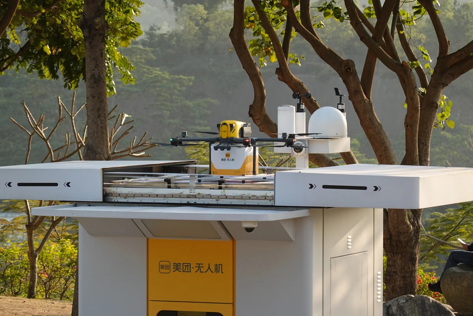 Điểm đón Máy bay drone giao hàng tại Thâm Quyến trải nghiệm trong tour của HanVina