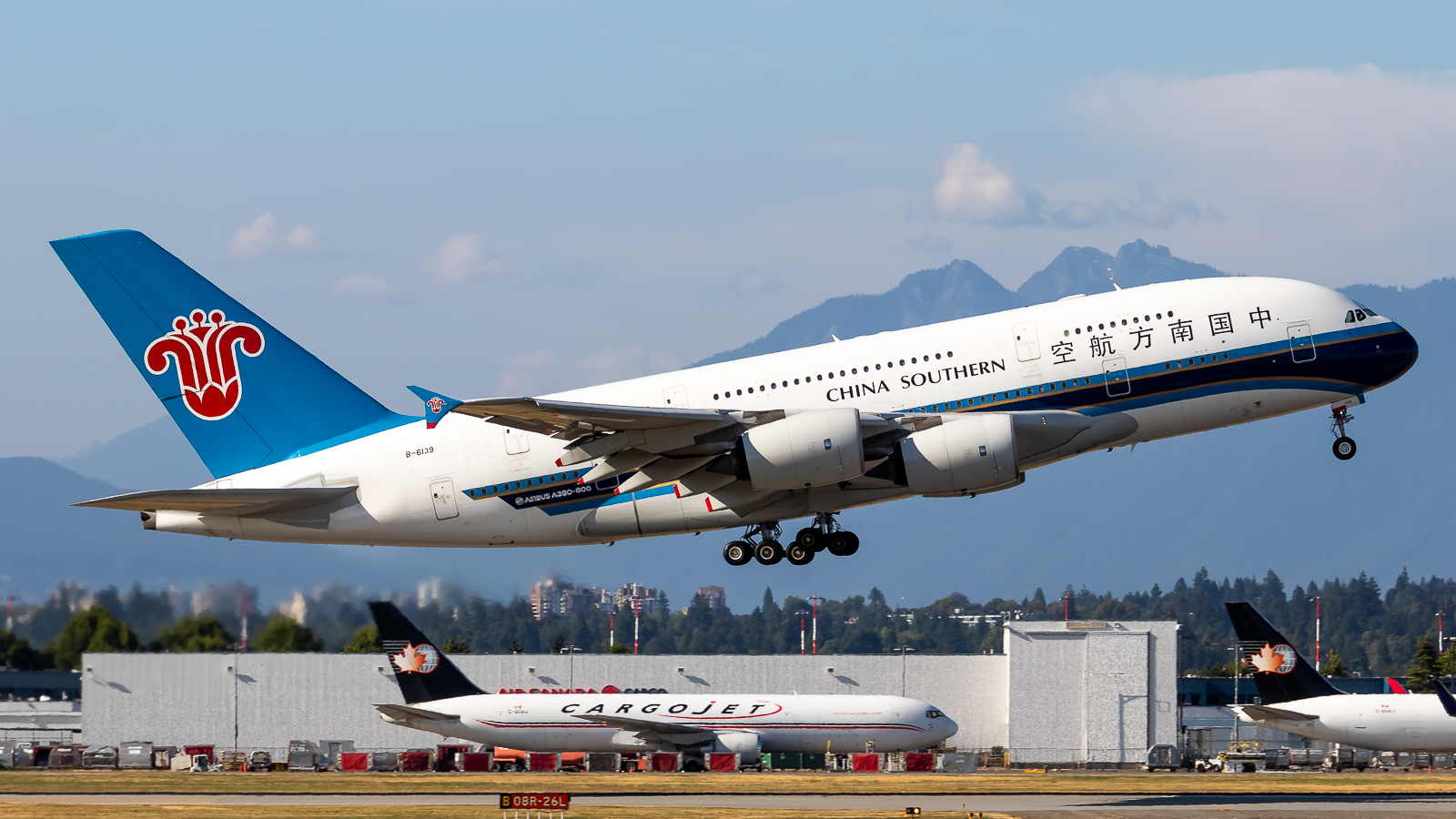 Hàng không China Southern Airlines 5 sao của Trung Quốc đi từ Hà Nội đến Quảng Châu