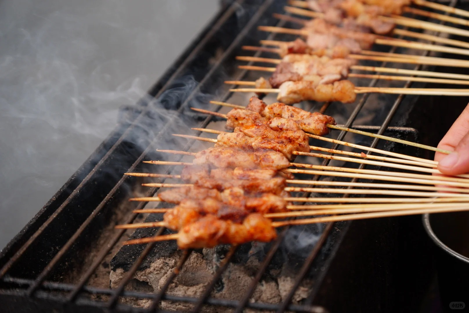 Quầy h&agrave;ng b&aacute;n đồ ăn Qu&yacute; Ch&acirc;u truyền thống.