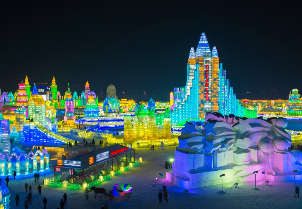 Lễ hội băng đăng Harbin 2025 lung linh &aacute;nh s&aacute;ng đ&ecirc;m tuyết