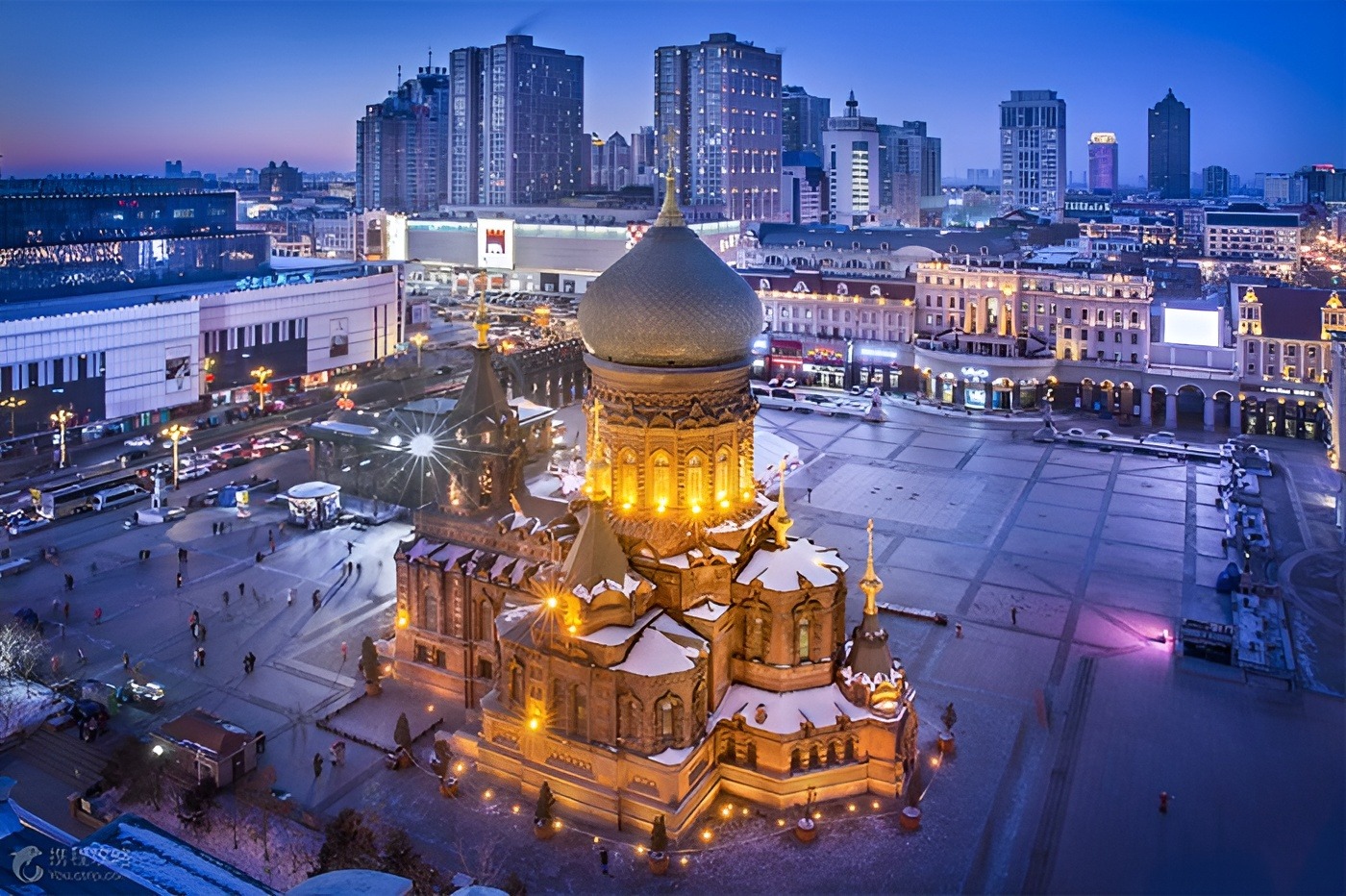 To&agrave;n cảnh nh&agrave; thờ Saint Sophia giữa trung t&acirc;m C&aacute;p Nhĩ T&acirc;n