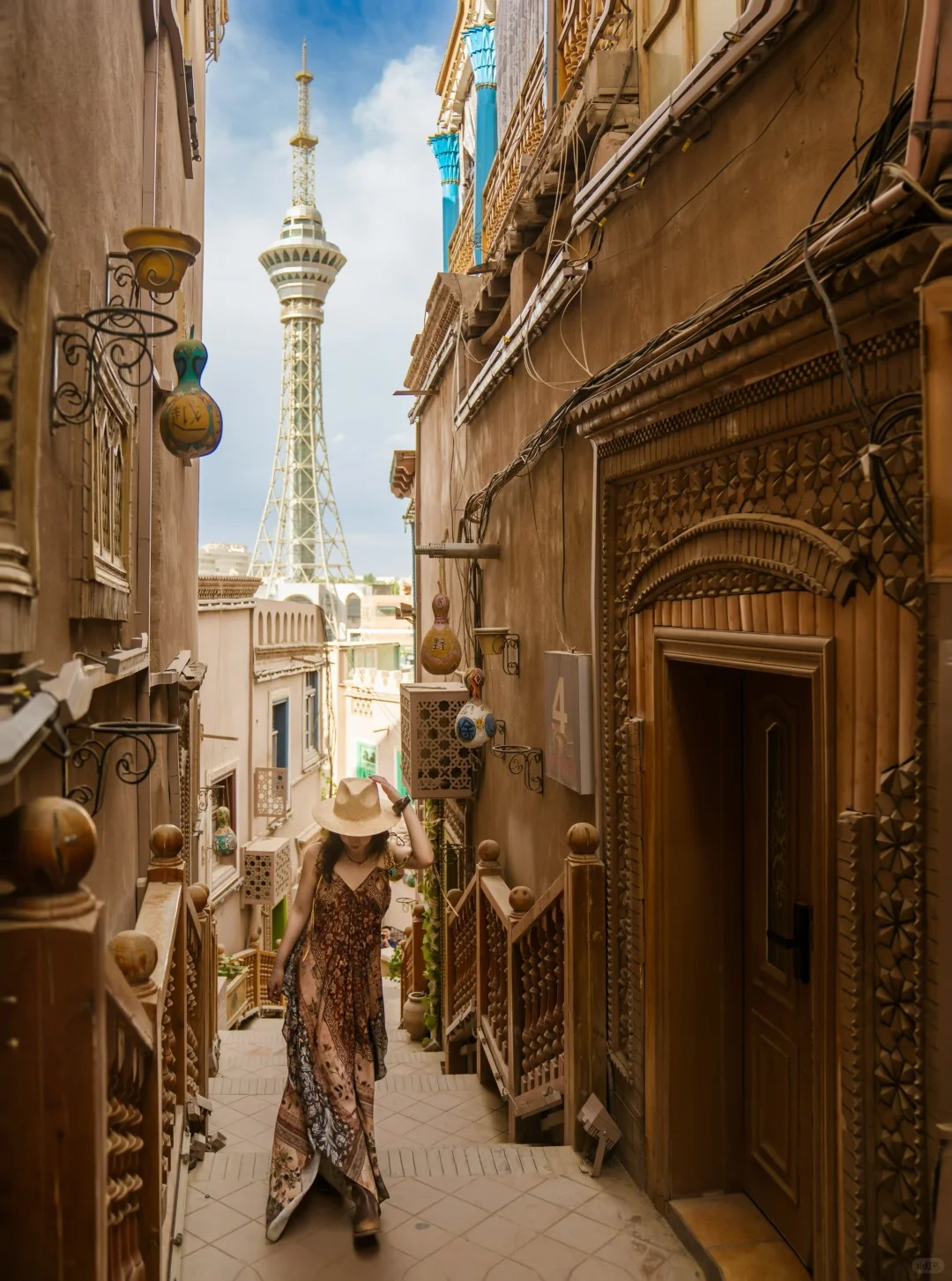 Du kh&aacute;ch check in tại Phố cổ Kashgar 