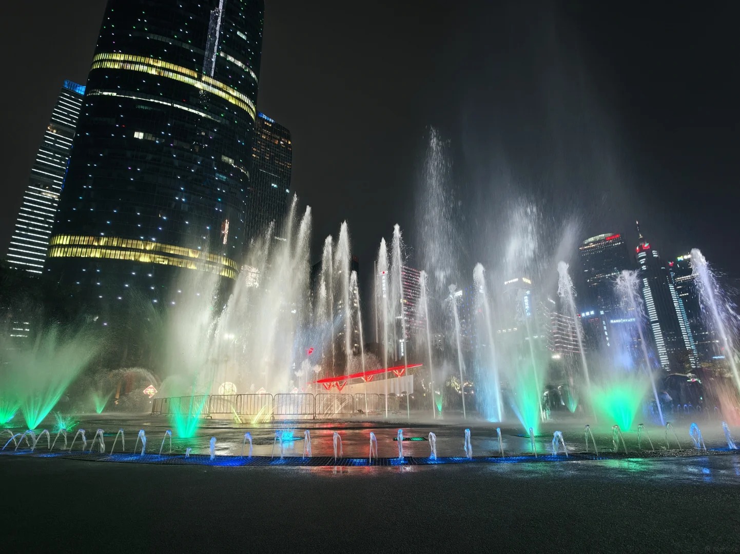 Nhạc nước vào 20:00 tối tại quảng trường hoa thanh quảng châu
