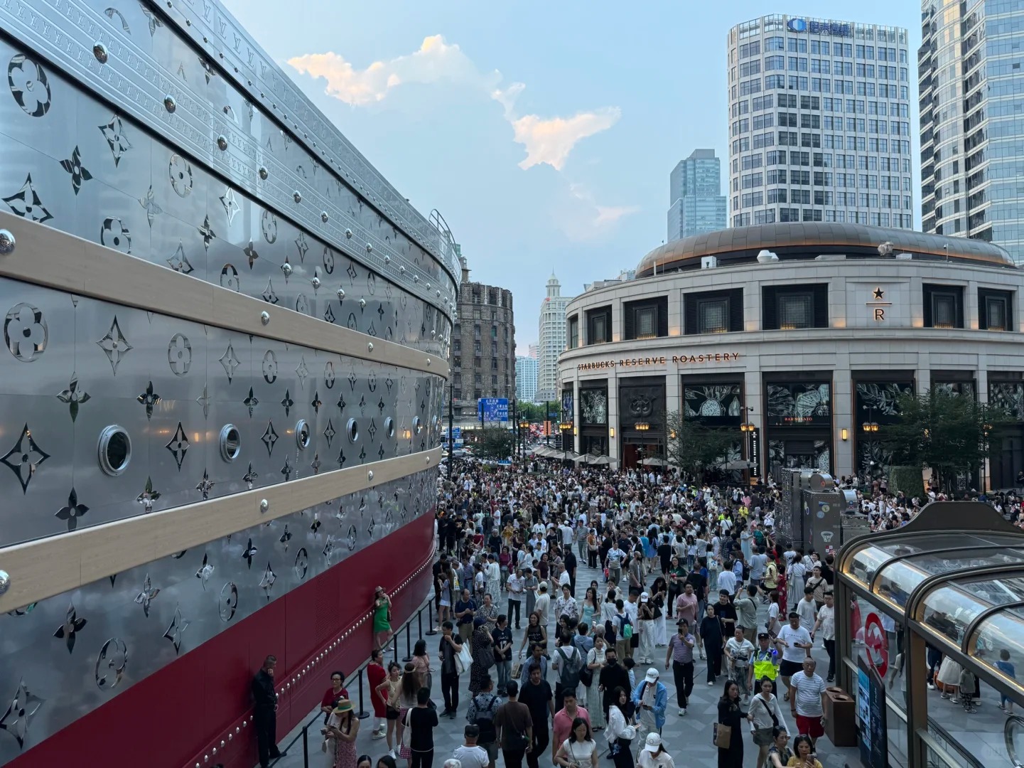 The Louis Shanghai gần với c&aacute;c đại điểm hot tại thượng hải 