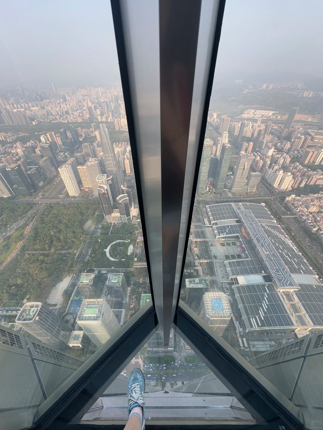 G&oacute;c nh&igrave;n từ tr&ecirc;n cao nh&igrave;n xuống t&ograve;a nh&agrave; t&agrave;i ch&iacute;nh Ping An IFC