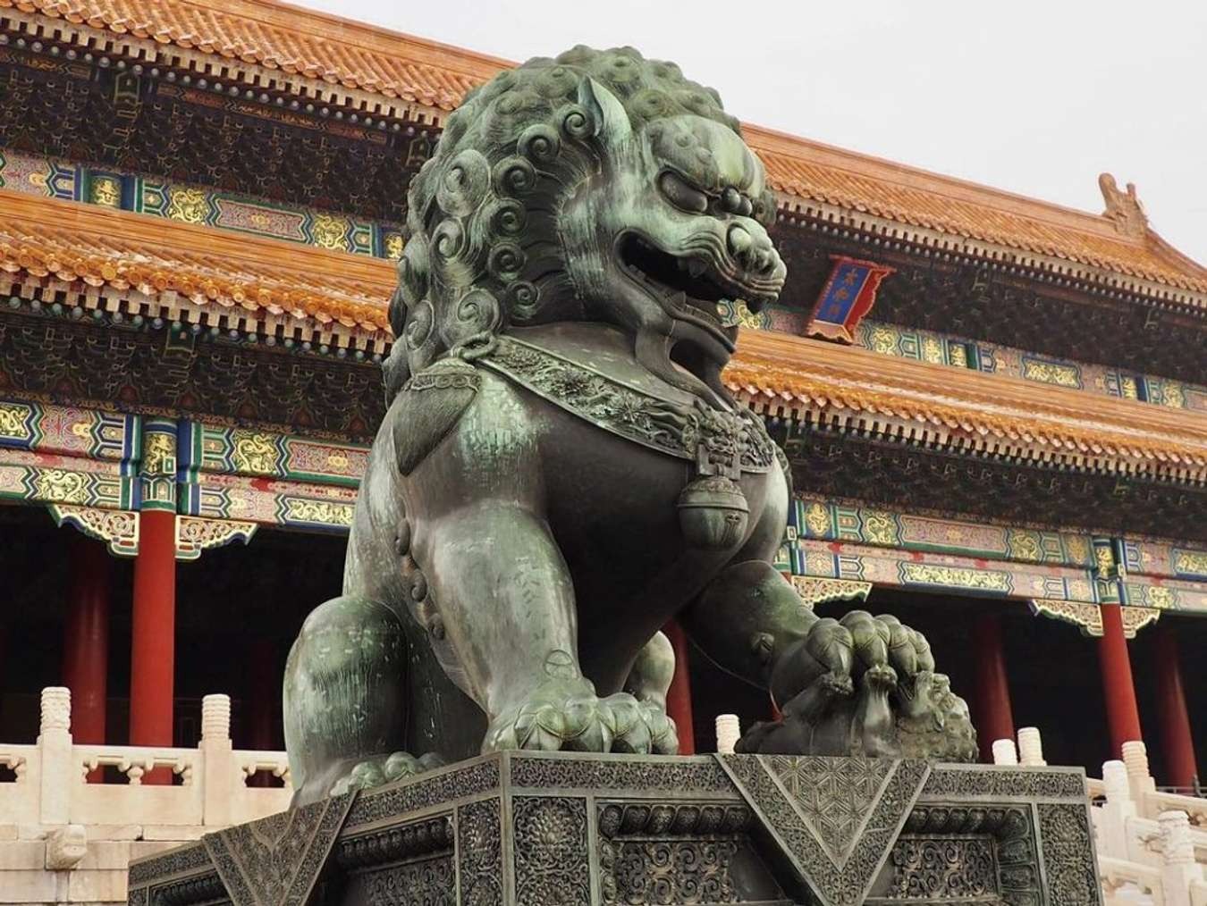 Tour Trung Quốc: Kh&aacute;m ph&aacute; biểu tượng quyền lực với những sư tử đ&aacute; tại Tử Cấm Th&agrave;nh, Bắc Kinh c&ugrave;ng Hanvina Travel.
