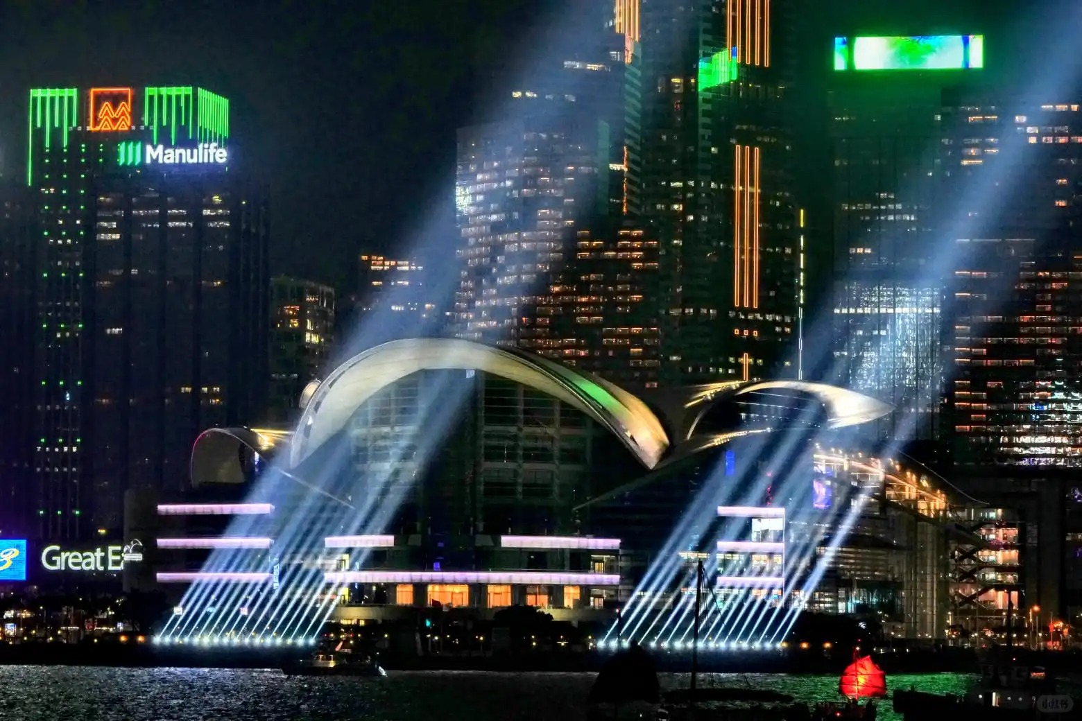 Màn trình diễn Symphony of Lights ở Cảng Victoria