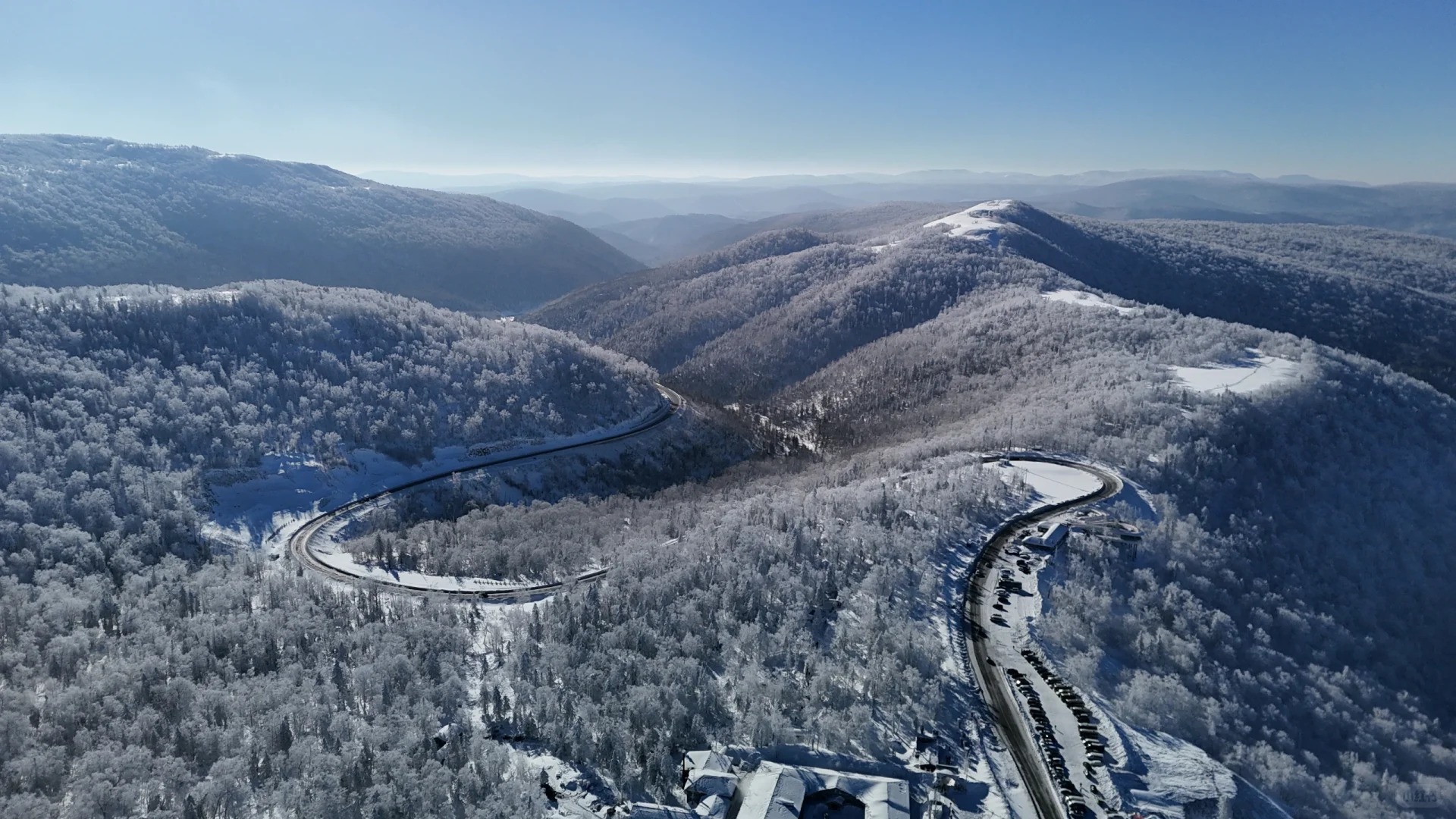 To&agrave;n cảnh Xa lộ Yaxue phủ tuyết trắng m&ugrave;a đ&ocirc;ng